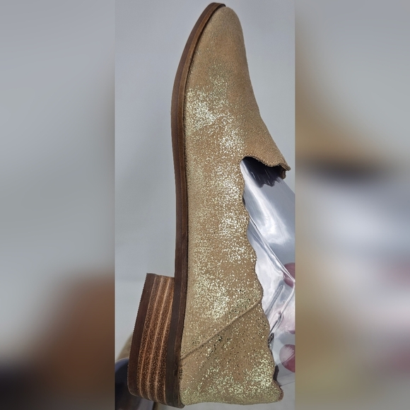 Lucky Brand Chaslie Leather Scalloped Gold Tan Metallic Slip On Loafers Size 8.5 - Picture 8 of 13